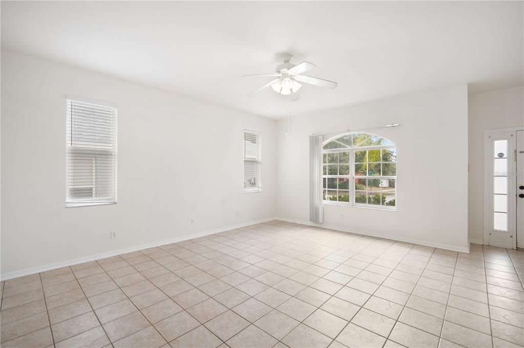 出租: $2,200 (3 贝兹, 2 浴室, 1521 平方英尺)