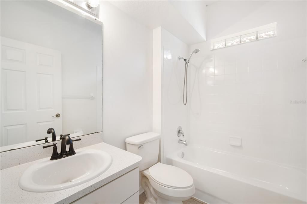 出租: $2,200 (3 贝兹, 2 浴室, 1521 平方英尺)