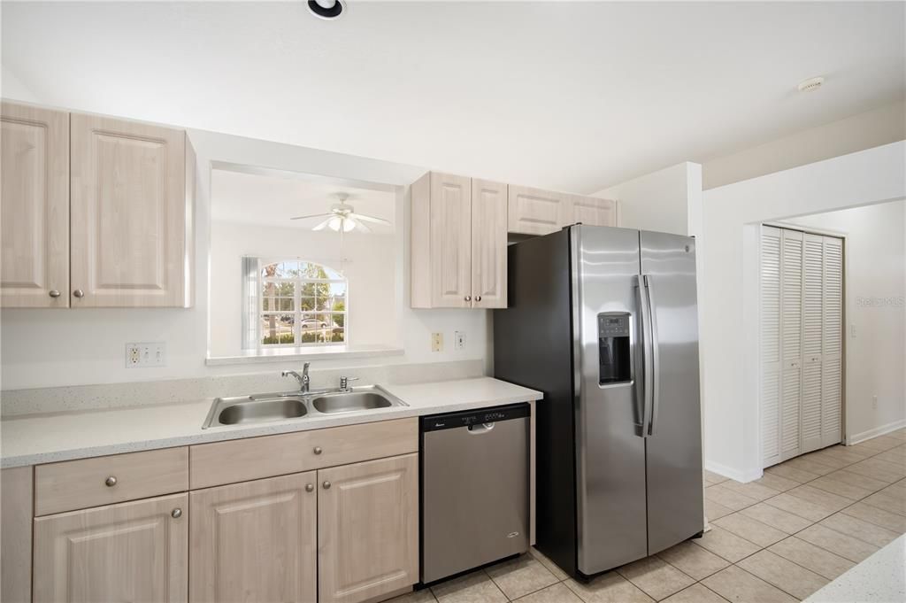 出租: $2,200 (3 贝兹, 2 浴室, 1521 平方英尺)