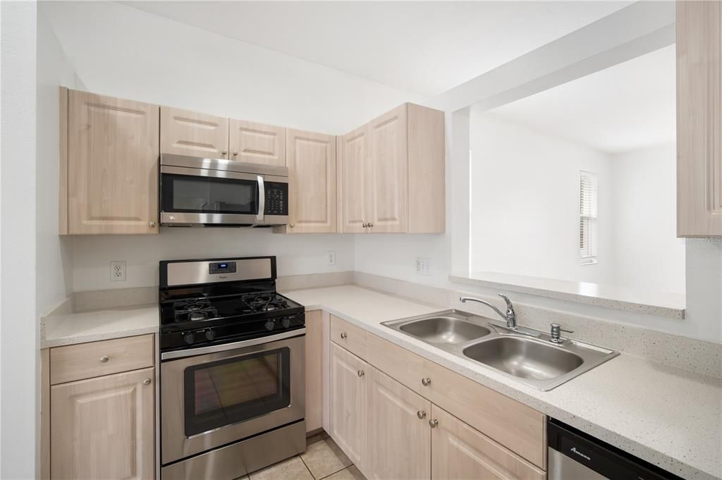 出租: $2,200 (3 贝兹, 2 浴室, 1521 平方英尺)