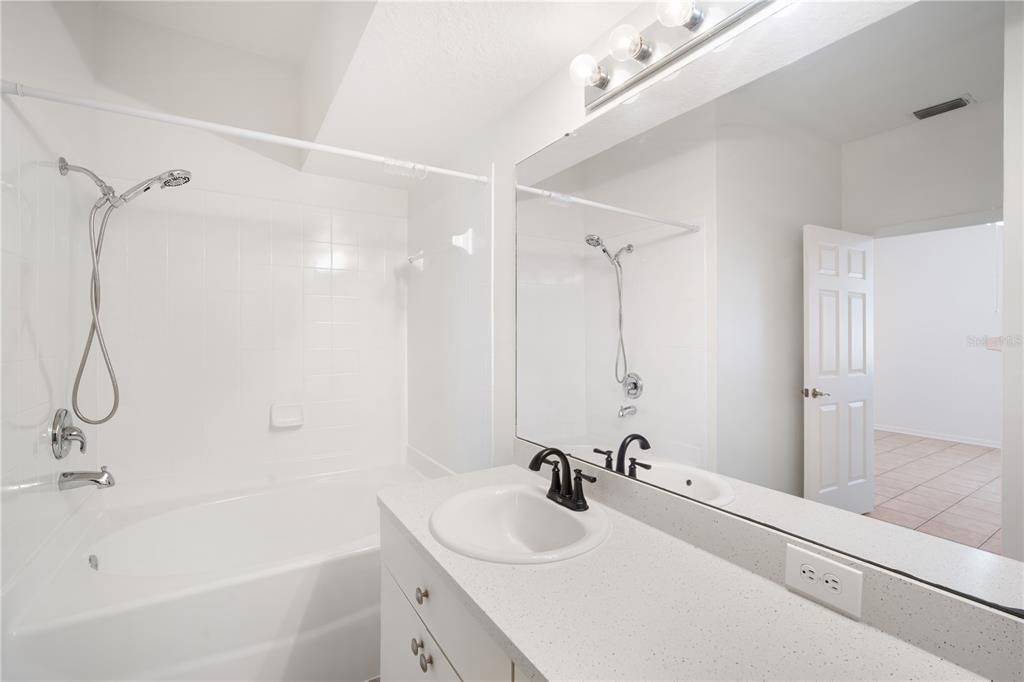 出租: $2,200 (3 贝兹, 2 浴室, 1521 平方英尺)