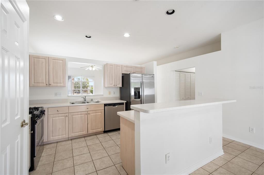 出租: $2,200 (3 贝兹, 2 浴室, 1521 平方英尺)