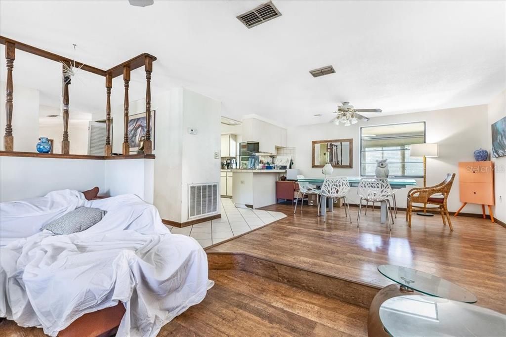 Activo con contrato: $525,000 (3 camas, 2 baños, 1856 Pies cuadrados)