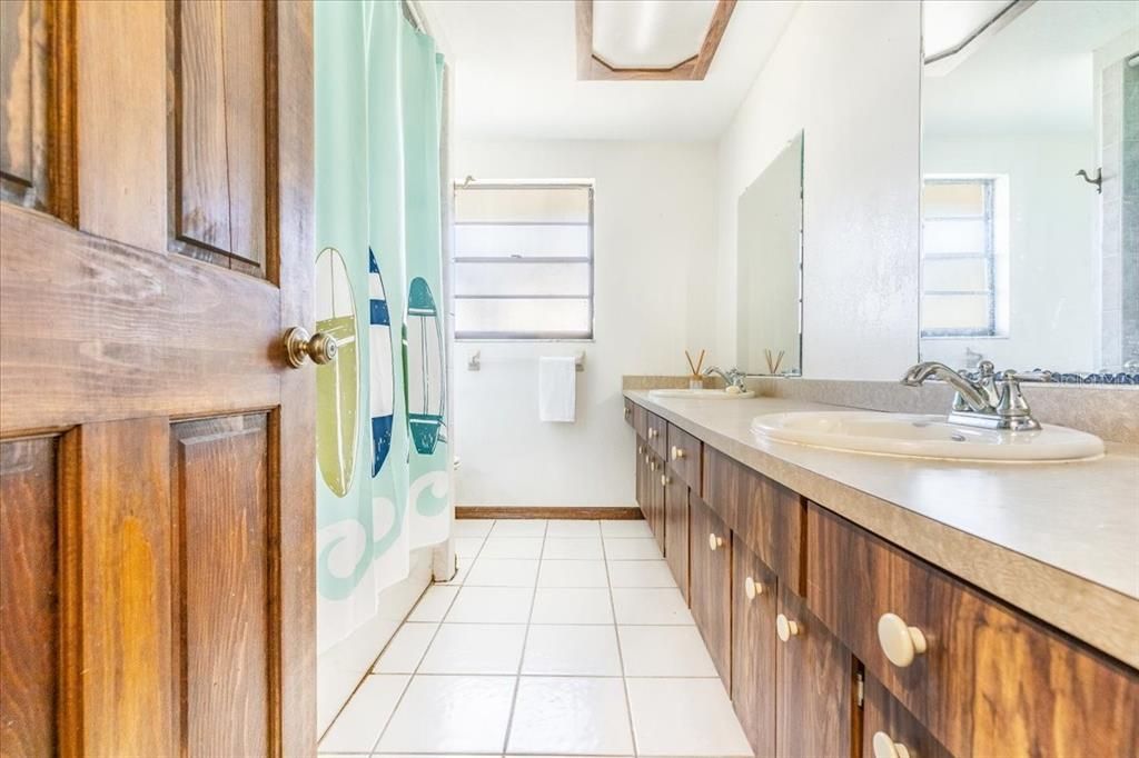 Activo con contrato: $525,000 (3 camas, 2 baños, 1856 Pies cuadrados)