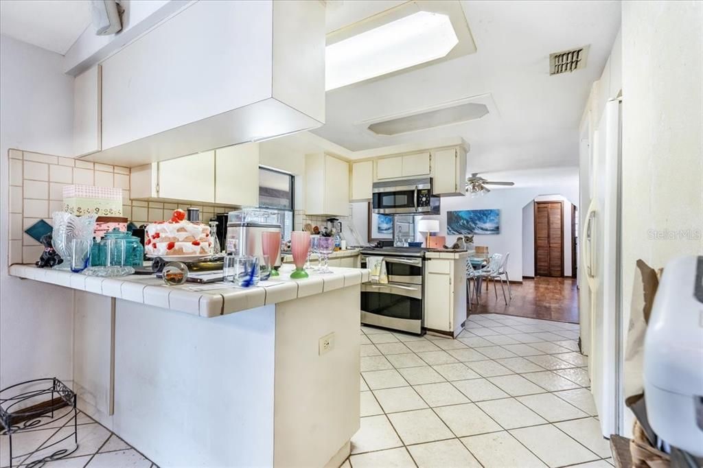 Activo con contrato: $525,000 (3 camas, 2 baños, 1856 Pies cuadrados)