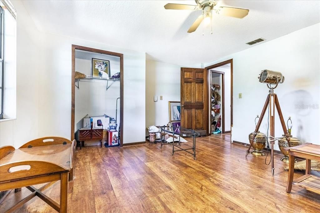 Activo con contrato: $525,000 (3 camas, 2 baños, 1856 Pies cuadrados)