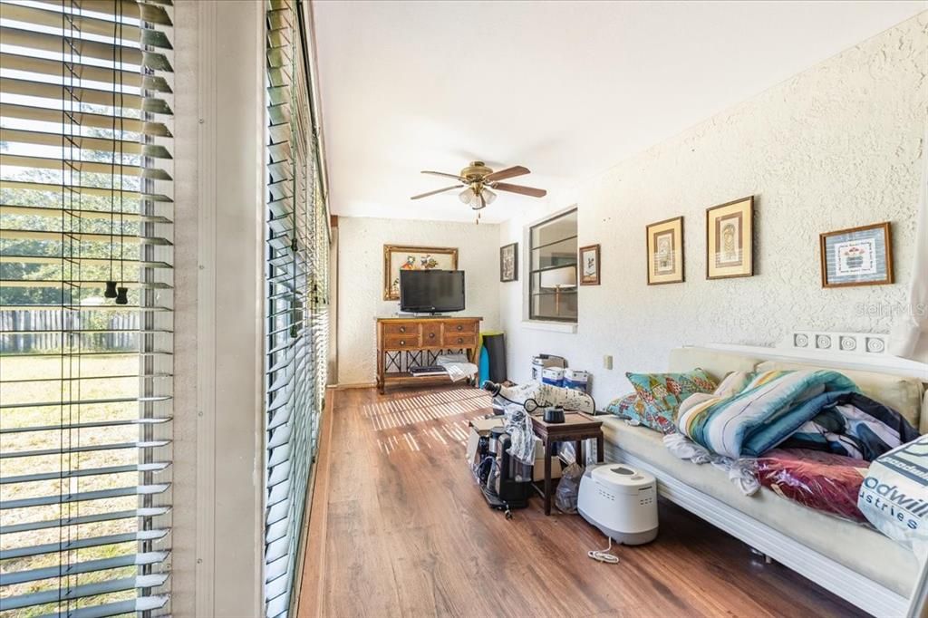 Activo con contrato: $525,000 (3 camas, 2 baños, 1856 Pies cuadrados)