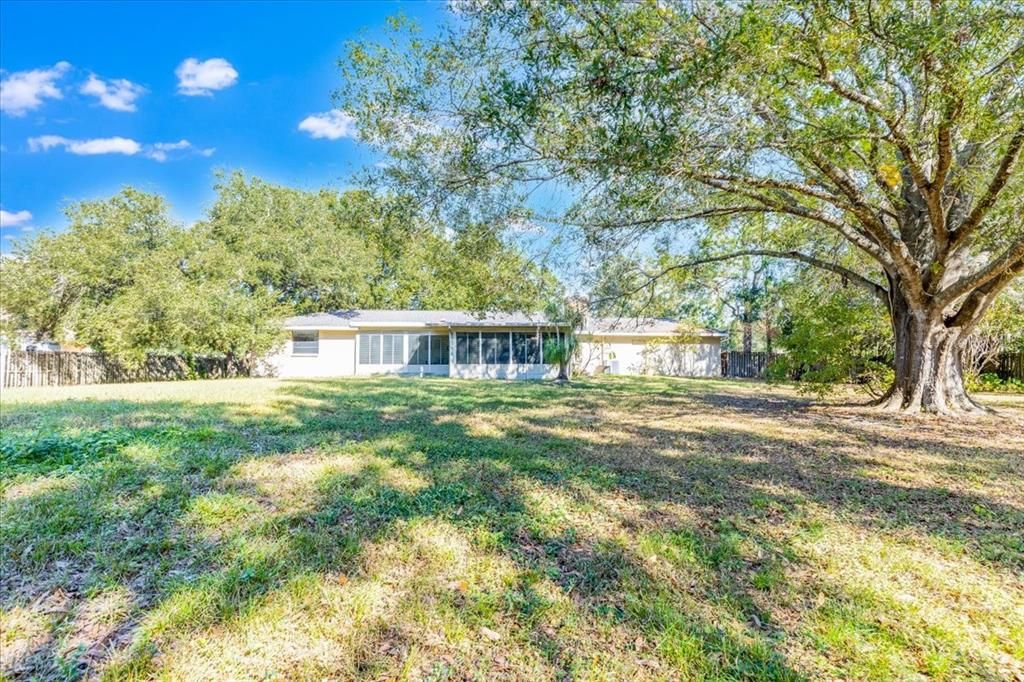 Activo con contrato: $525,000 (3 camas, 2 baños, 1856 Pies cuadrados)