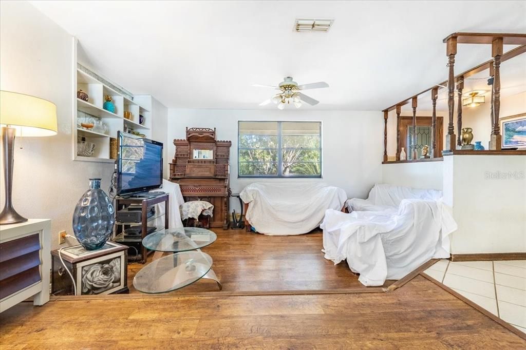 Activo con contrato: $525,000 (3 camas, 2 baños, 1856 Pies cuadrados)