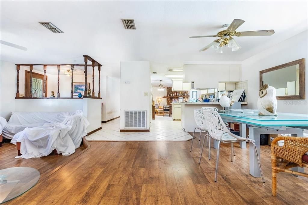 Activo con contrato: $525,000 (3 camas, 2 baños, 1856 Pies cuadrados)