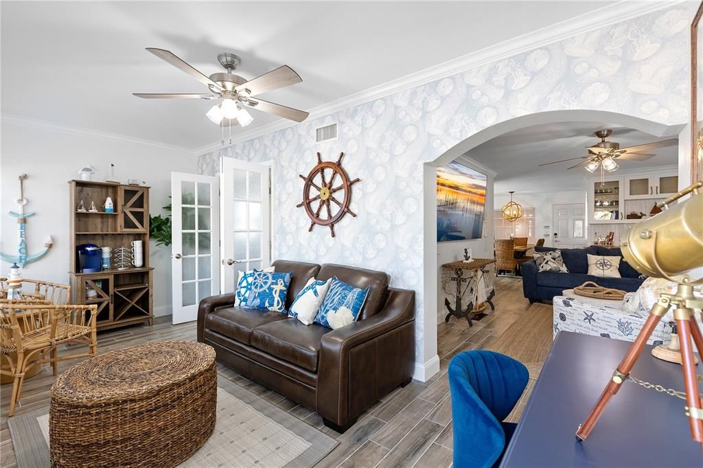 Active With Contract: $555,000 (2 beds, 1 baths, 950 Square Feet)