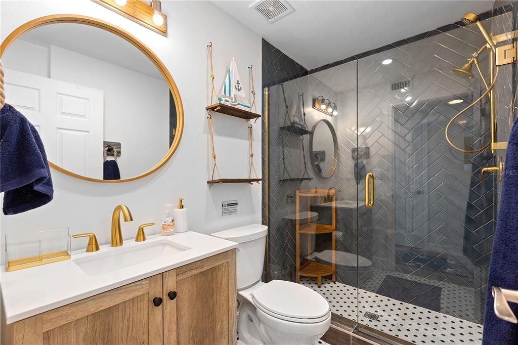 Active With Contract: $555,000 (2 beds, 1 baths, 950 Square Feet)