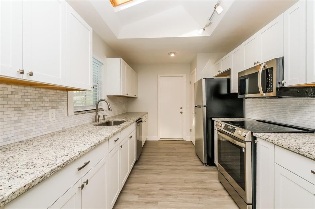 For Rent: $1,895 (3 beds, 2 baths, 1356 Square Feet)