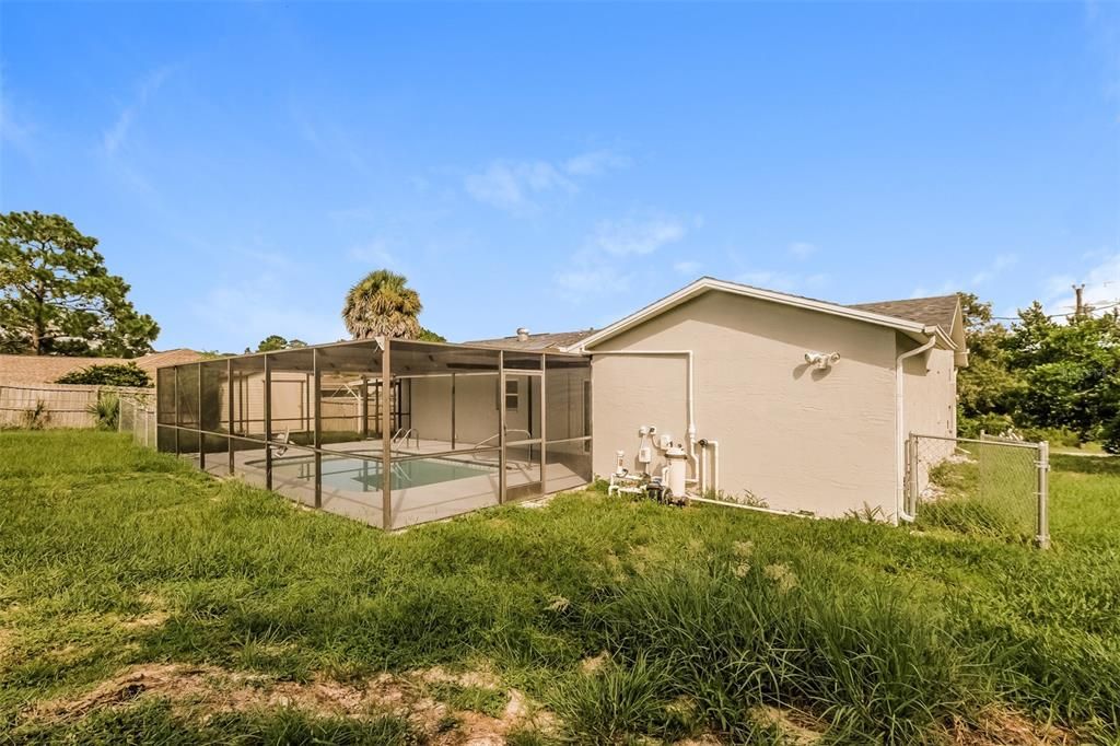 For Rent: $1,895 (3 beds, 2 baths, 1356 Square Feet)