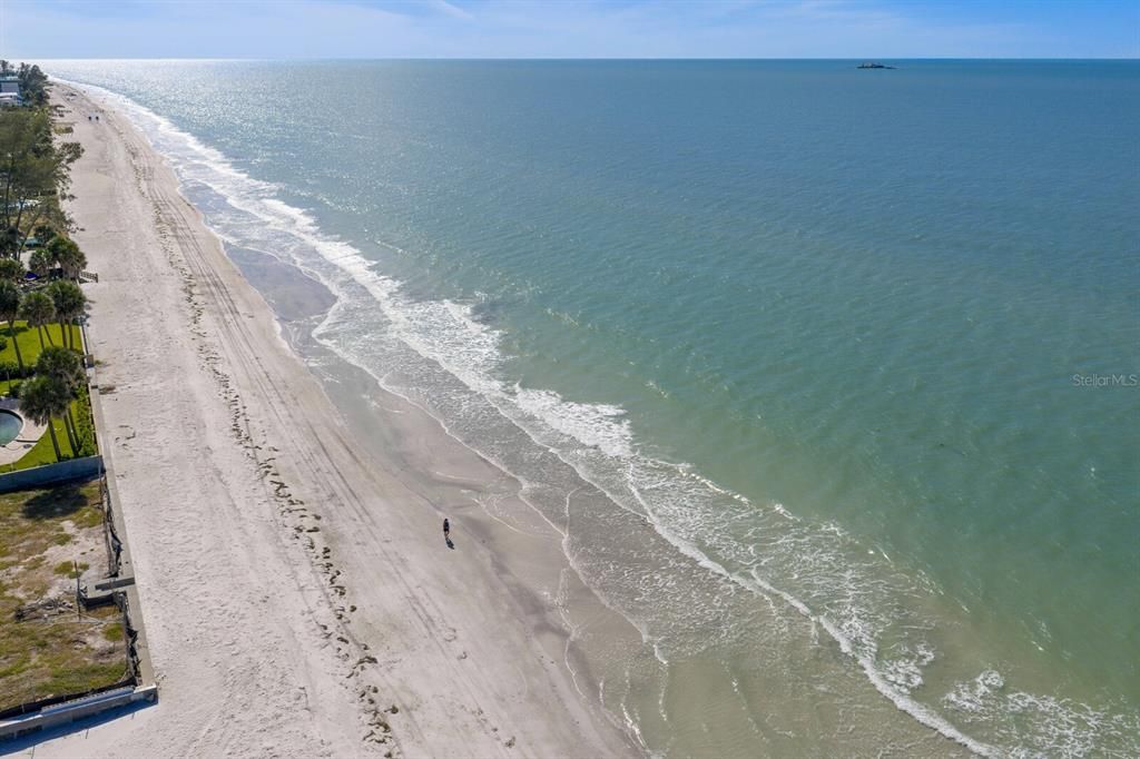 For Sale: $1,650,000 (3 beds, 3 baths, 2934 Square Feet)