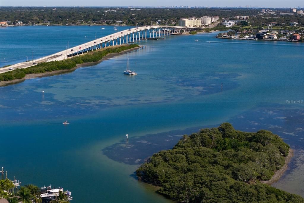 For Sale: $1,650,000 (3 beds, 3 baths, 2934 Square Feet)