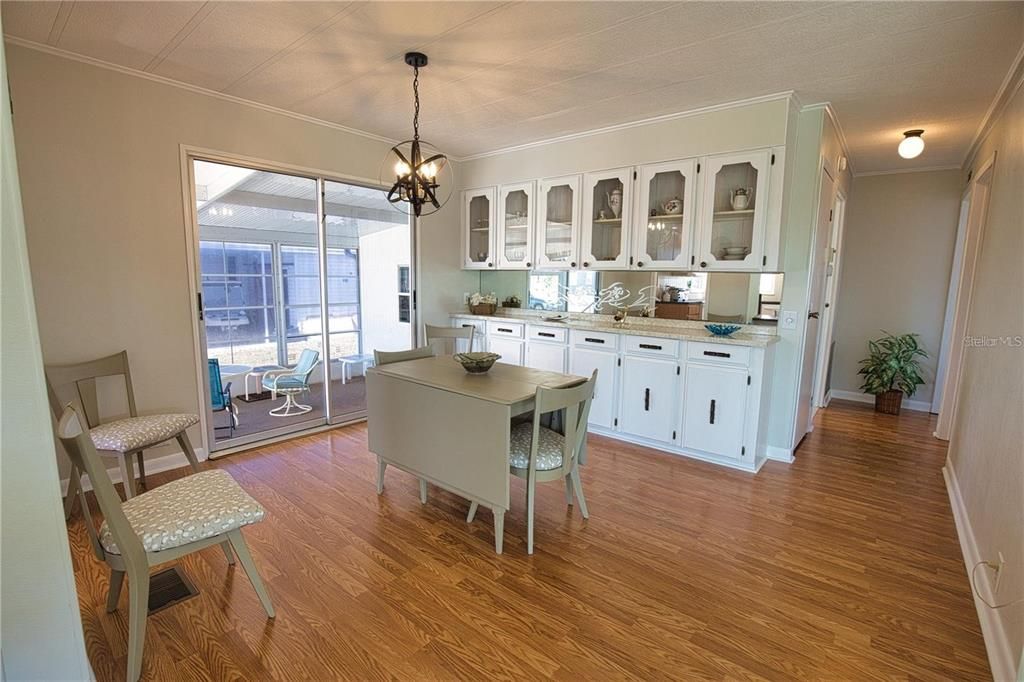 For Rent: $2,500 (2 beds, 2 baths, 1242 Square Feet)