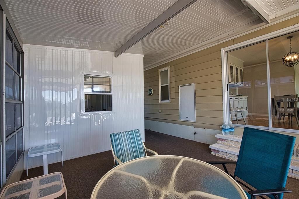 For Rent: $2,500 (2 beds, 2 baths, 1242 Square Feet)