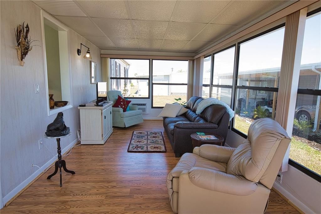 For Rent: $2,500 (2 beds, 2 baths, 1242 Square Feet)