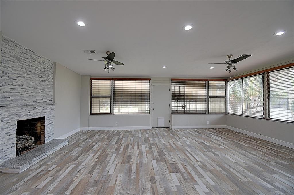 На продажу: $375,000 (3 спален, 2 ванн, 1668 Квадратных фут)