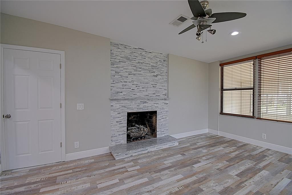 На продажу: $375,000 (3 спален, 2 ванн, 1668 Квадратных фут)