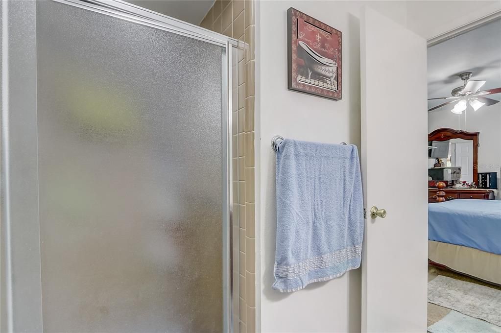 合同活跃: $315,000 (3 贝兹, 2 浴室, 1118 平方英尺)