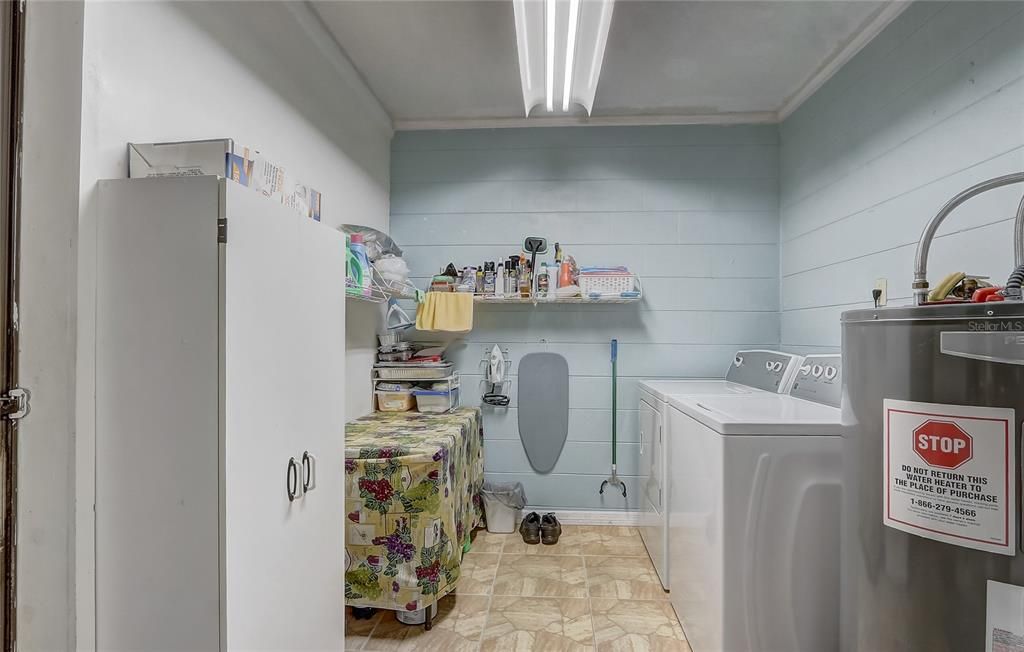 合同活跃: $315,000 (3 贝兹, 2 浴室, 1118 平方英尺)