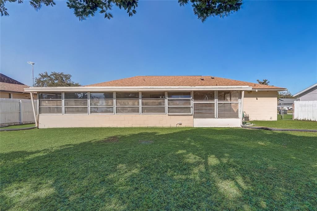 合同活跃: $315,000 (3 贝兹, 2 浴室, 1118 平方英尺)