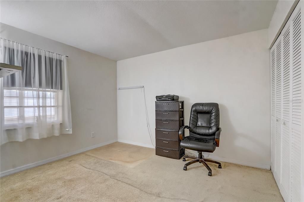 合同活跃: $315,000 (3 贝兹, 2 浴室, 1118 平方英尺)