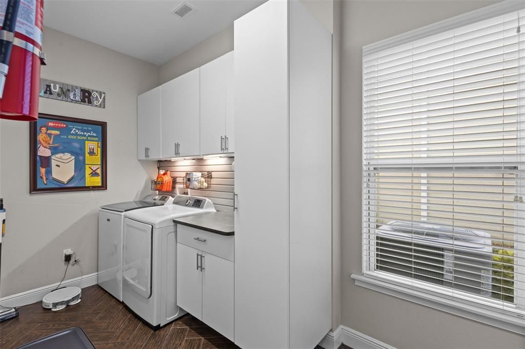 待售: $1,100,000 (6 贝兹, 5 浴室, 3460 平方英尺)