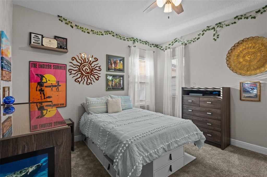 待售: $1,100,000 (6 贝兹, 5 浴室, 3460 平方英尺)