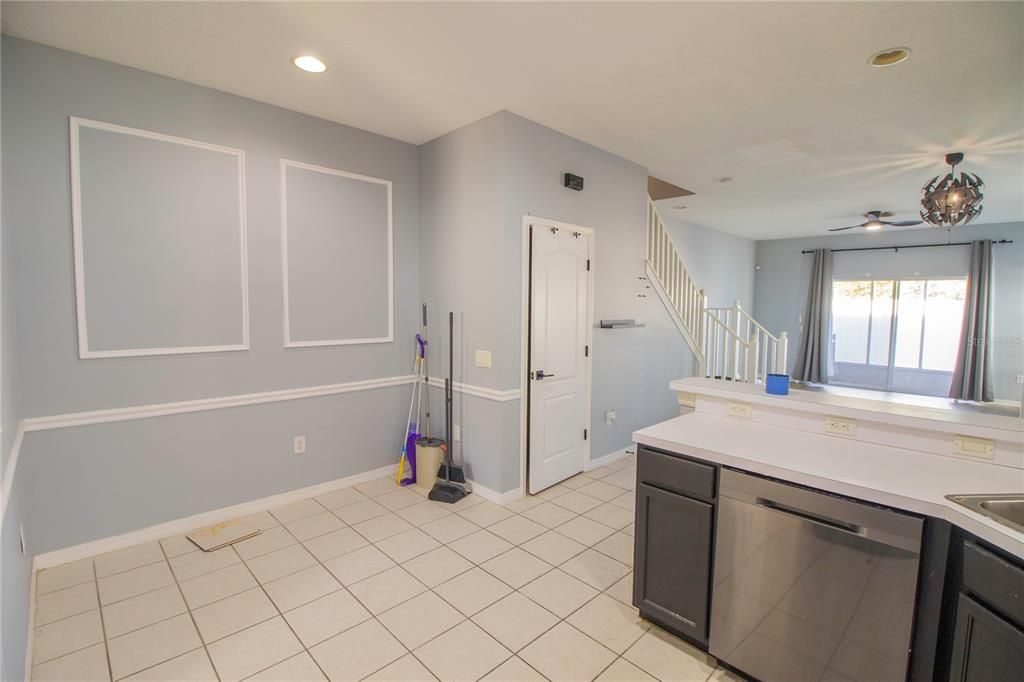 For Rent: $2,200 (4 beds, 3 baths, 1576 Square Feet)