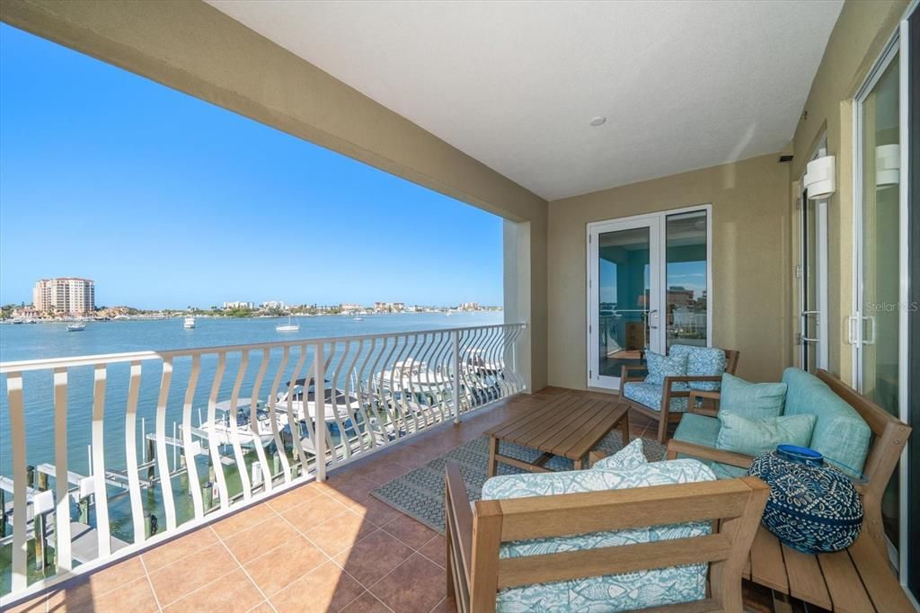 For Sale: $1,230,000 (3 beds, 2 baths, 1828 Square Feet)