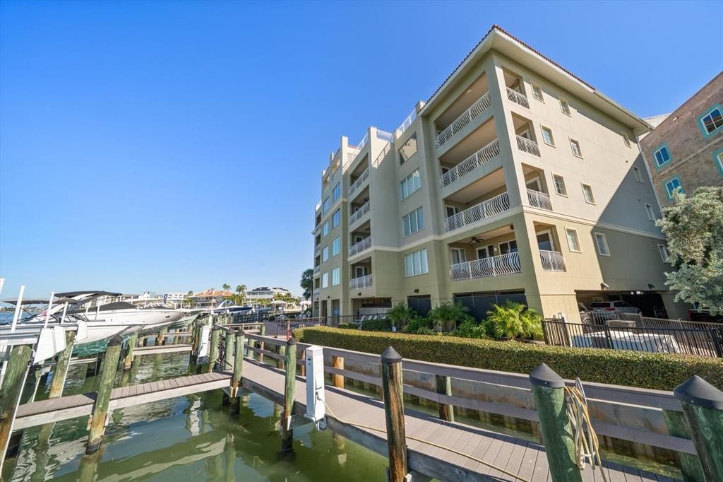 For Sale: $1,230,000 (3 beds, 2 baths, 1828 Square Feet)