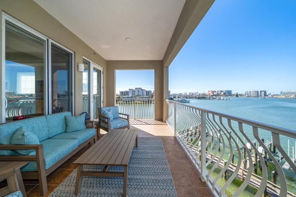 For Sale: $1,230,000 (3 beds, 2 baths, 1828 Square Feet)