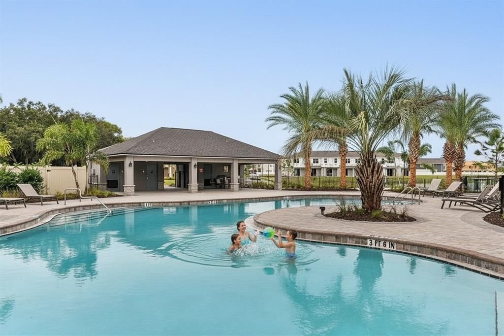 For Sale: $270,000 (2 beds, 2 baths, 1235 Square Feet)