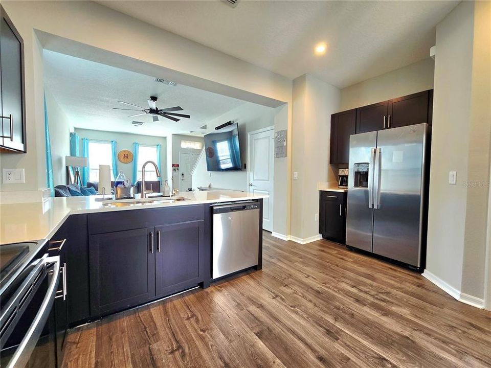 For Sale: $270,000 (2 beds, 2 baths, 1235 Square Feet)