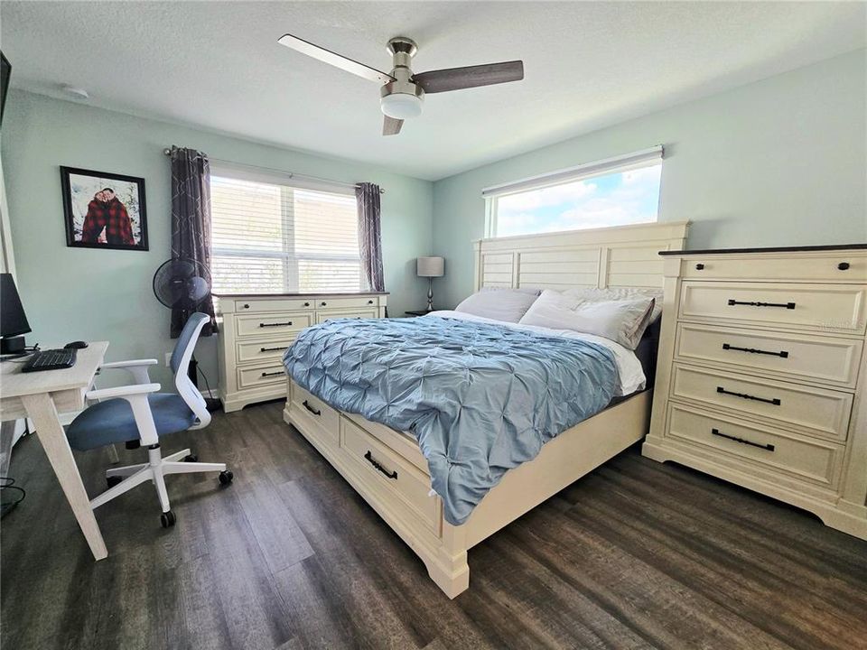 For Sale: $270,000 (2 beds, 2 baths, 1235 Square Feet)