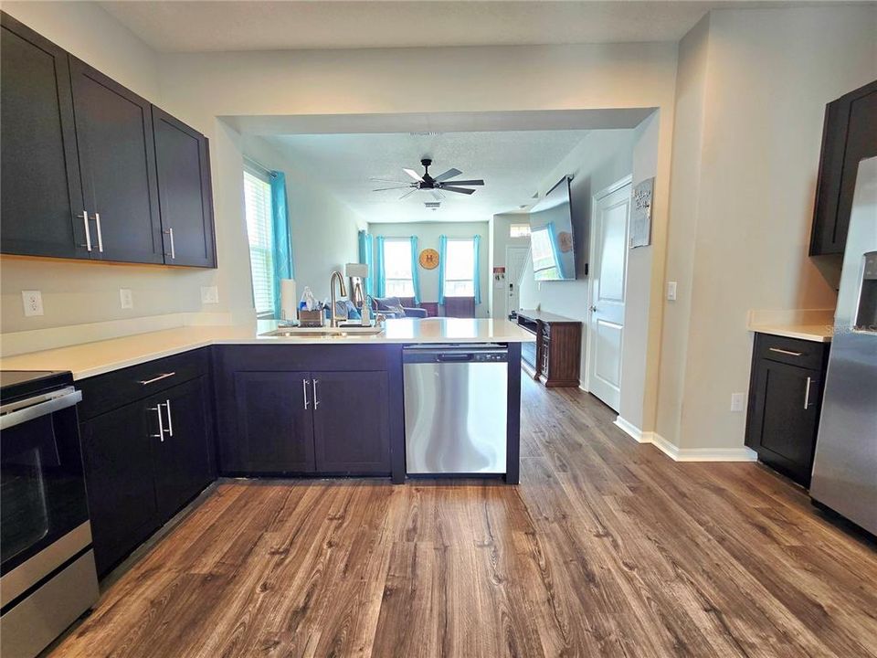 For Sale: $270,000 (2 beds, 2 baths, 1235 Square Feet)