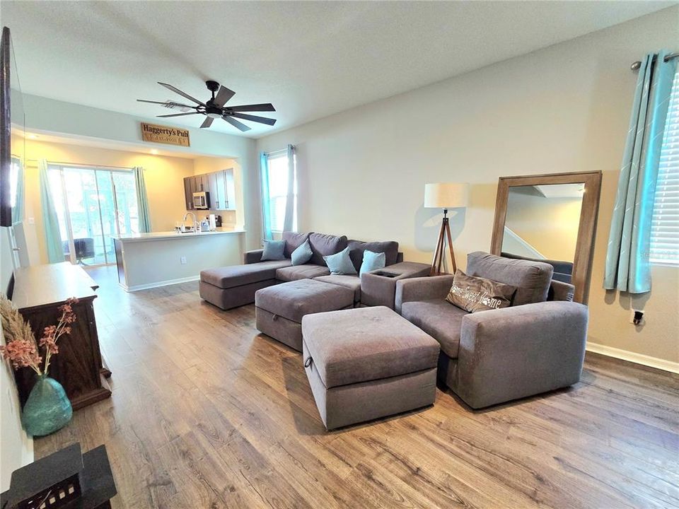 For Sale: $270,000 (2 beds, 2 baths, 1235 Square Feet)