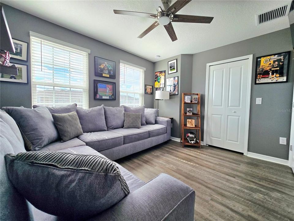 For Sale: $270,000 (2 beds, 2 baths, 1235 Square Feet)