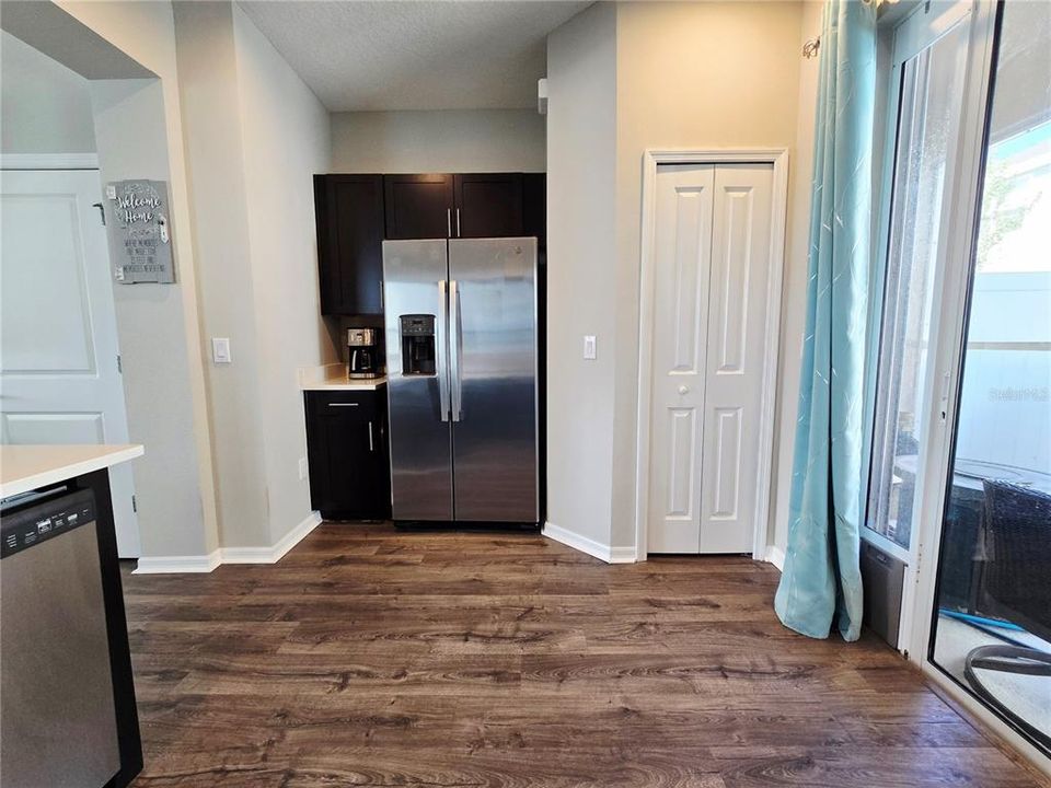 For Sale: $270,000 (2 beds, 2 baths, 1235 Square Feet)