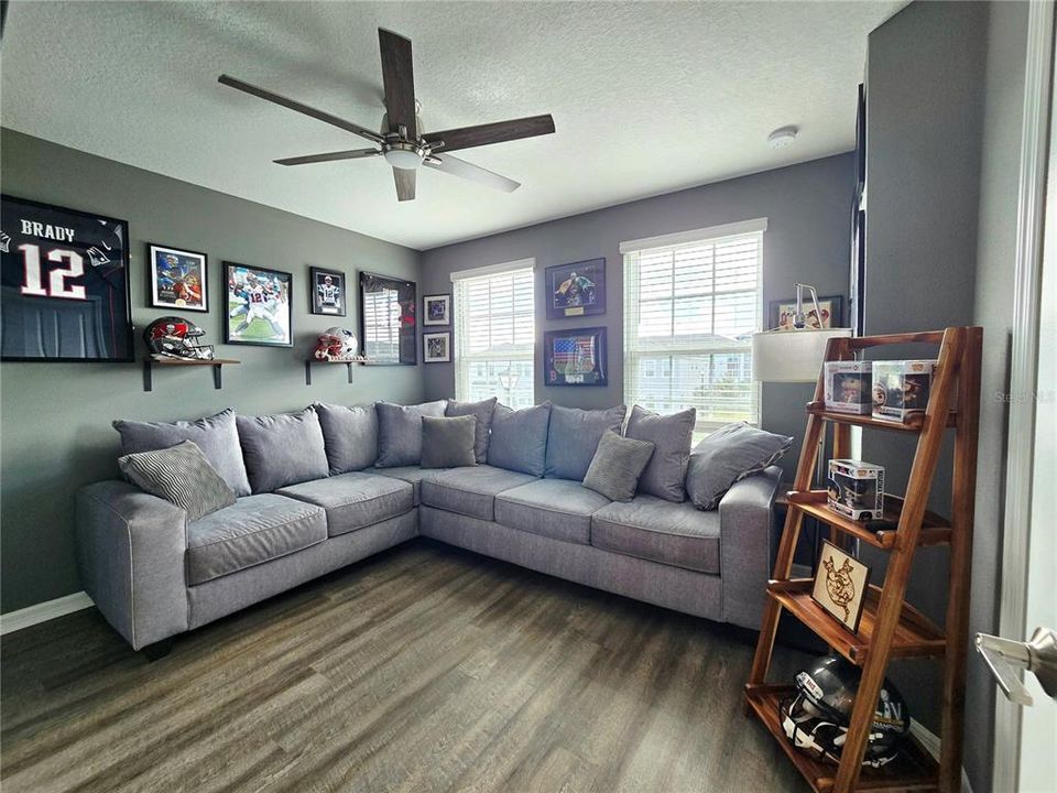 For Sale: $270,000 (2 beds, 2 baths, 1235 Square Feet)