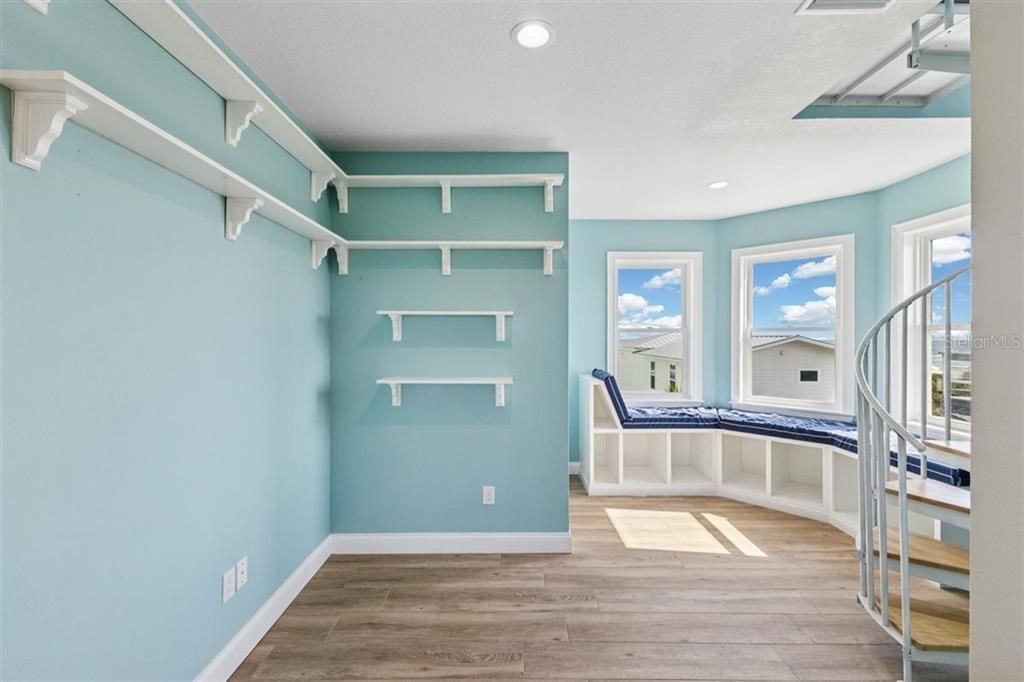 En Venta: $1,650,000 (4 camas, 3 baños, 3226 Pies cuadrados)