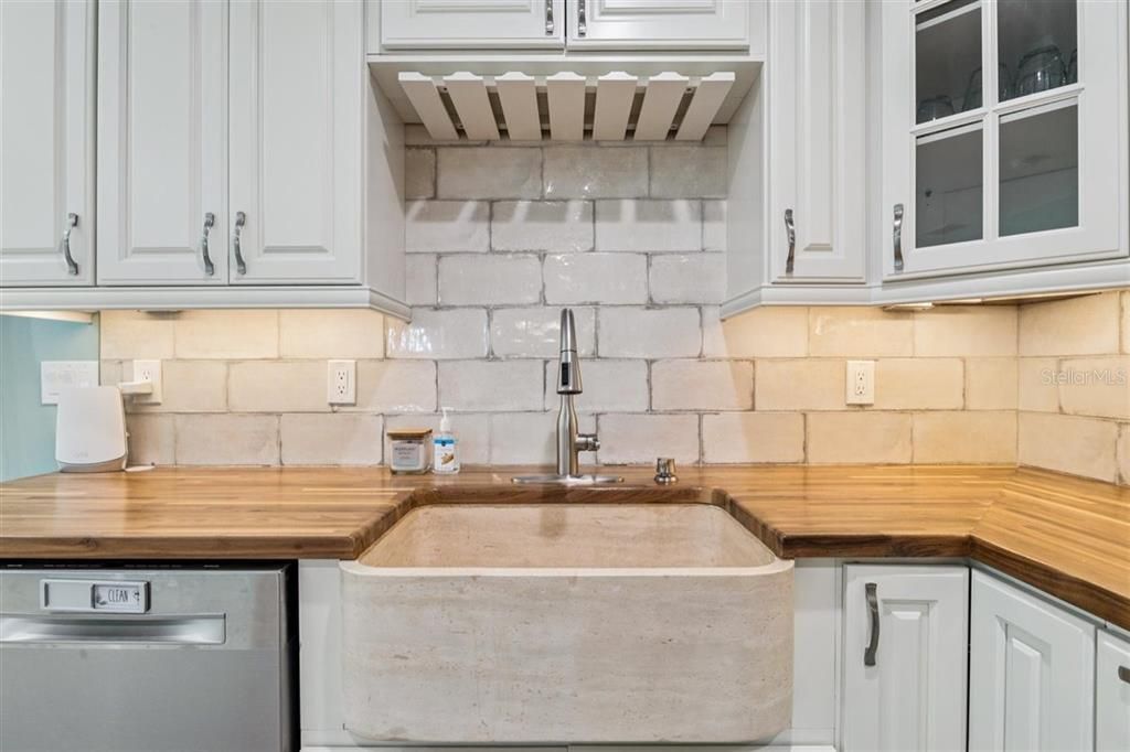 En Venta: $1,650,000 (4 camas, 3 baños, 3226 Pies cuadrados)