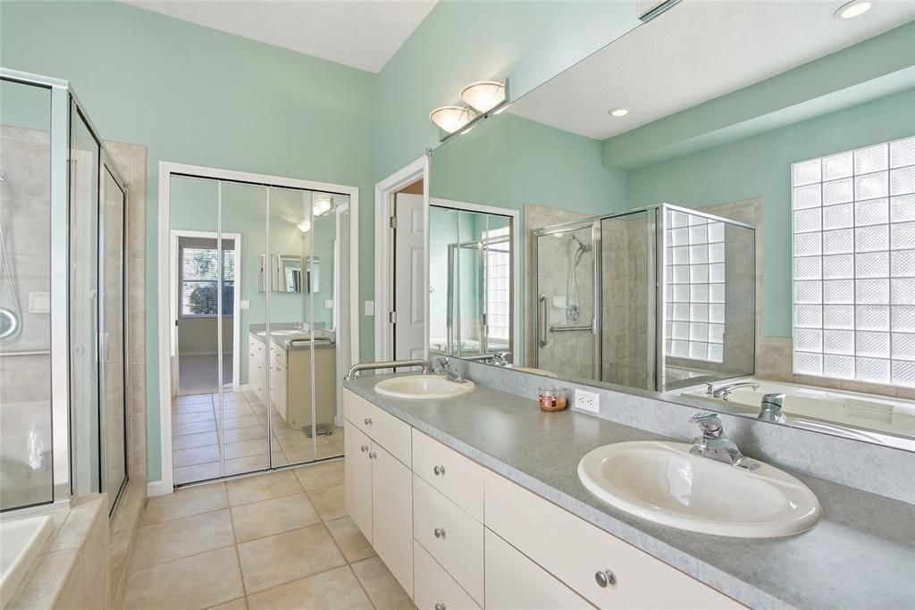 For Sale: $335,000 (3 beds, 2 baths, 1751 Square Feet)