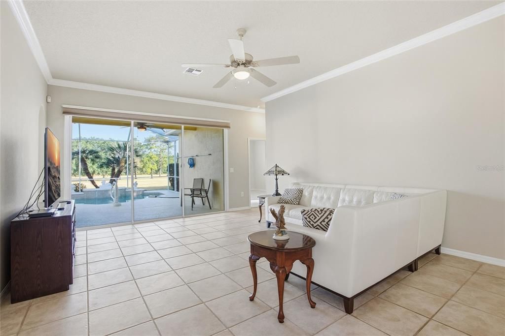 For Sale: $335,000 (3 beds, 2 baths, 1751 Square Feet)