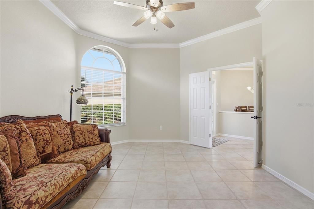 For Sale: $335,000 (3 beds, 2 baths, 1751 Square Feet)