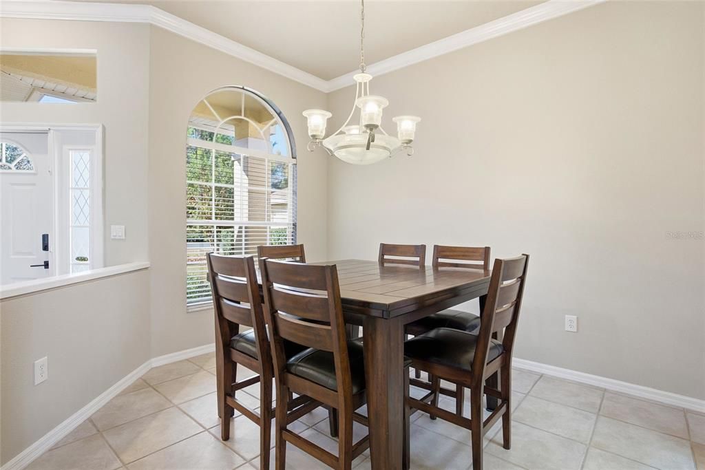 For Sale: $335,000 (3 beds, 2 baths, 1751 Square Feet)