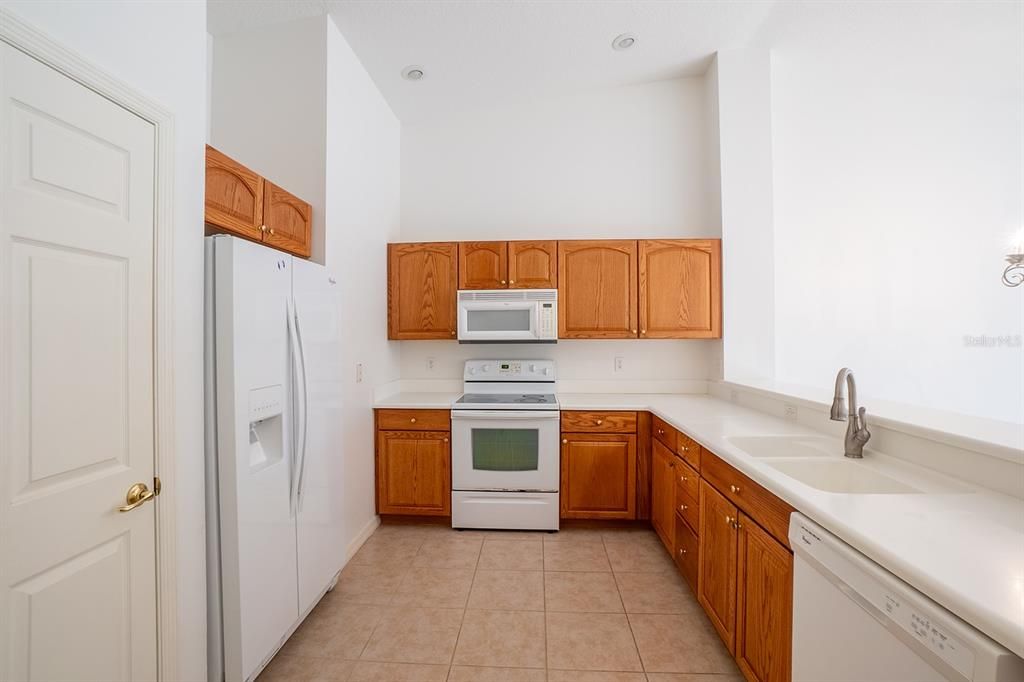 待售: $265,000 (3 贝兹, 2 浴室, 1377 平方英尺)